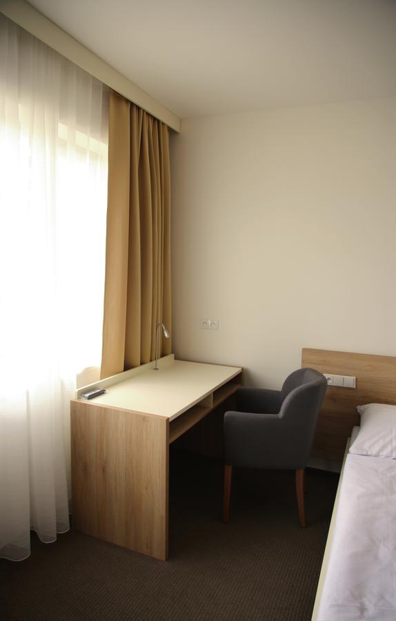 Hotel Devitka Janov Exterior photo
